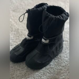 Snow shoes- snow boots